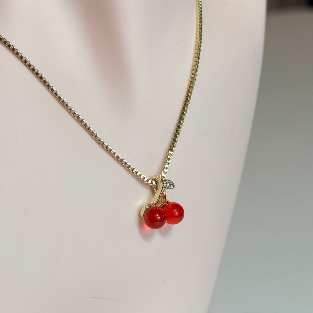 Elegant Gold Cherry Pendant Necklace - Picture 5 of 10